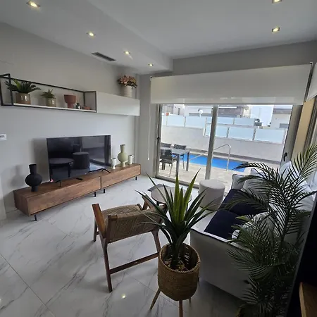Luxury Modern With Pool Villamartin
